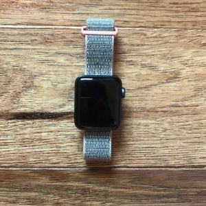 Apple Watch Series 3 + cellular.